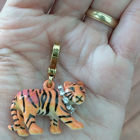 JUICY COUTURE TIGER CHARM!!!🐯🐯🐯🐾🐾🐾 - Picture 13 of 14